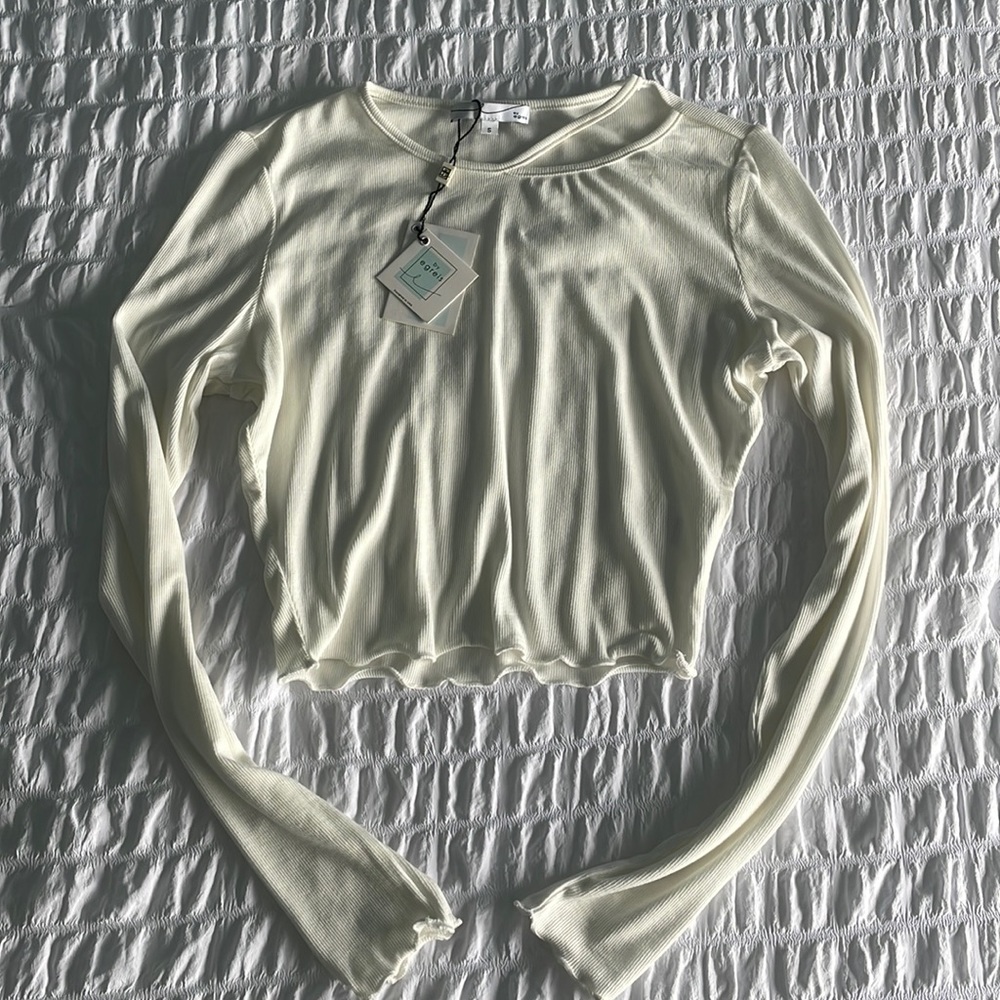 Long sleeve crop tee
